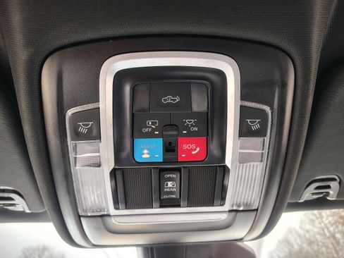 Certified 2025 RAM 1500 Big Horn image 33