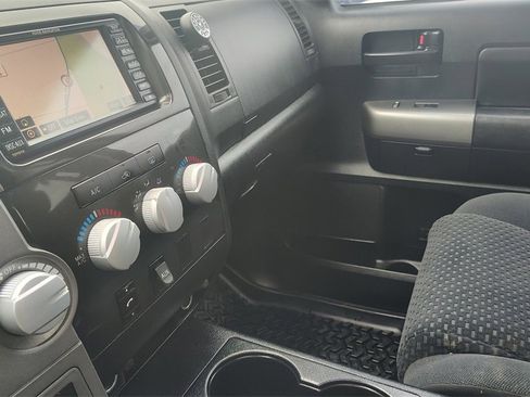 Used 2011 Toyota Tundra 4x4 CrewMax image 26