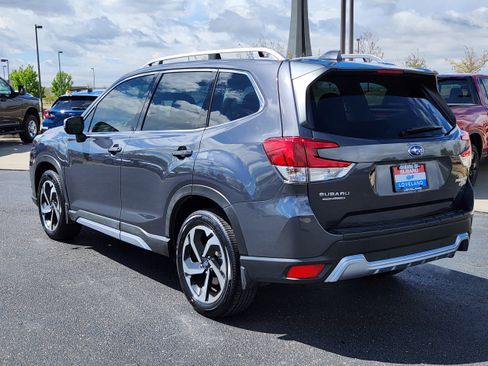 Used 2023 Subaru Forester Touring AWD/4WD image 3