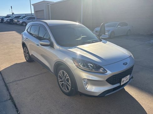 Used 2020 Ford Escape SEL image 4