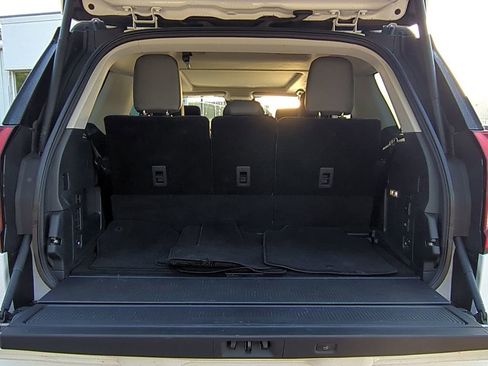 Used 2025 Ford Expedition Active RWD image 13