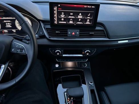 Used 2024 Audi Q5 e Premium Plus w/ Premium Plus Package image 24