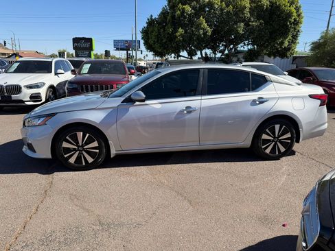 Used 2021 Nissan Altima 2.5 SV FWD image 7