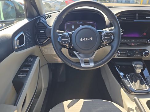 Certified 2023 Kia Soul EX image 13