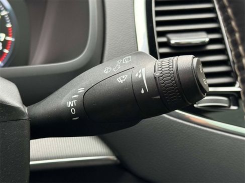 Used 2020 Volvo XC90 T6 R-Design image 30