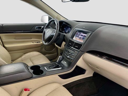 Used 2019 Lincoln MKT AWD image 30