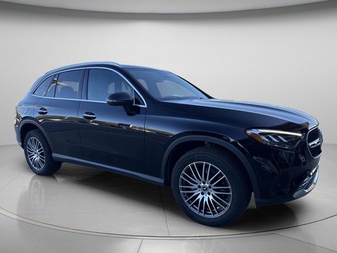 Certified 2025 Mercedes-Benz GLC 300 image 7