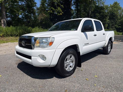 Used 2011 Toyota Tacoma 4x4 Double Cab w/ SR5 Pkg #2 image 4