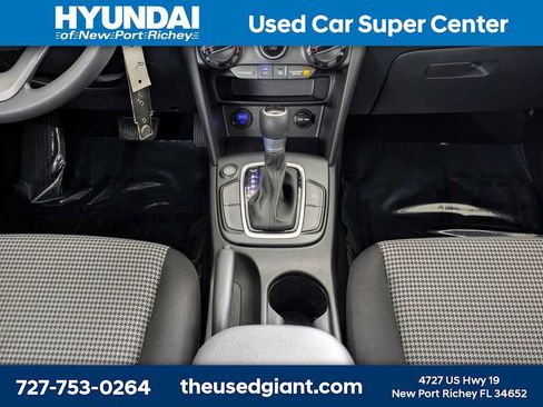 Certified 2021 Hyundai Kona SE FWD image 19