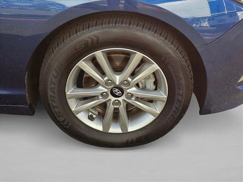 Used 2015 Hyundai Sonata SE image 9