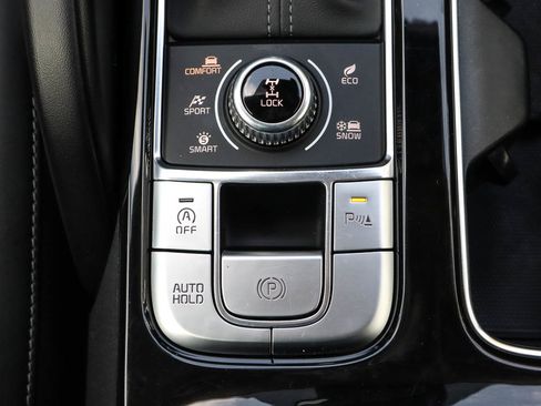Used 2025 Kia Telluride S AWD/4WD image 23
