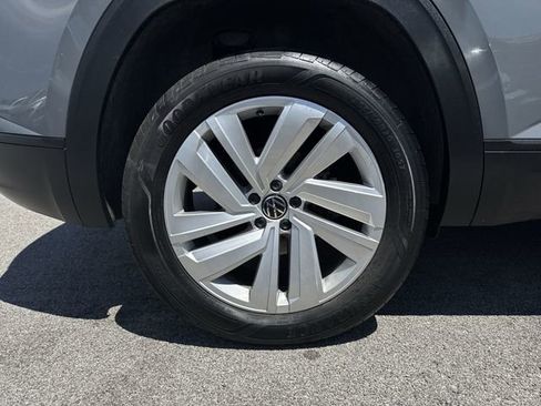 Certified 2023 Volkswagen Atlas Cross Sport SE w/ Panoramic Sunroof Package AWD/4WD image 33