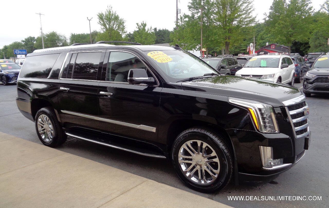 Used 2019 Cadillac Escalade ESV 4WD image 2