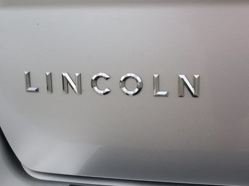 Used 2015 Lincoln MKX AWD w/ Equipment Group 102A image 31