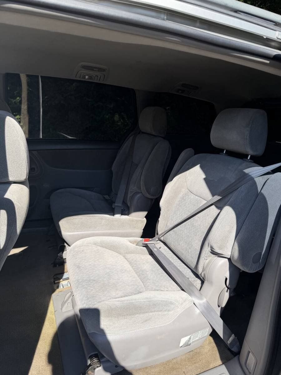 Used 2005 Toyota Sienna CE FWD image 9