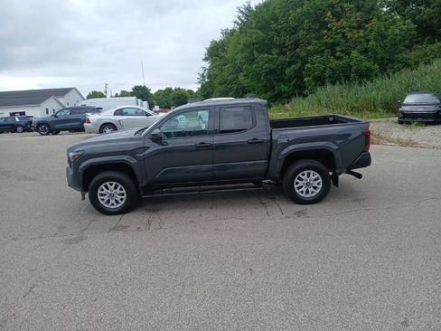 Used 2024 Toyota Tacoma SR AWD/4WD image 2