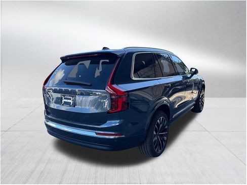 New 2026 Volvo XC90 T8 Plus image 5