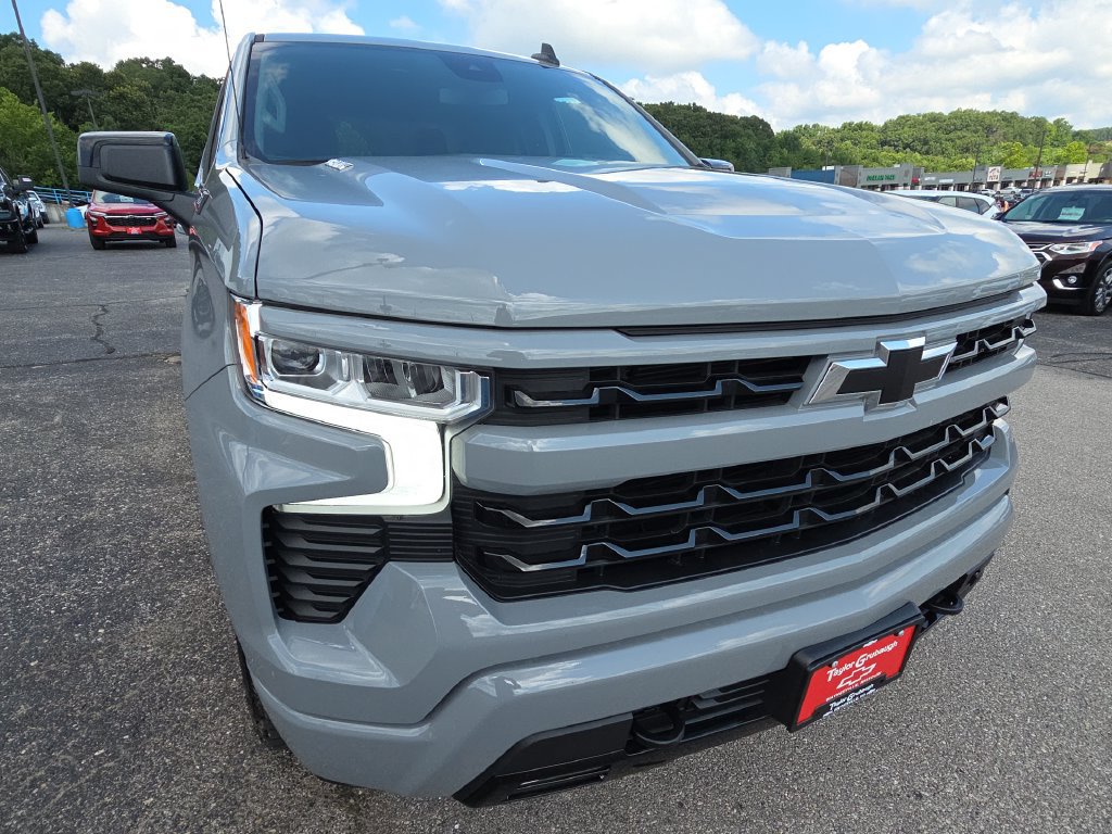 Used 2024 Chevrolet Silverado 1500 RST w/ Z71 Off-Road Package AWD/4WD image 12