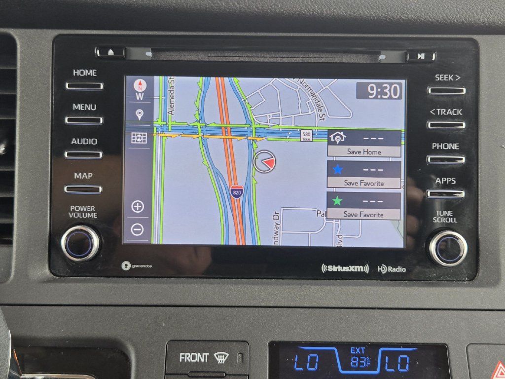 Used 2018 Toyota Sienna XLE w/ XLE Navigation Package FWD image 17