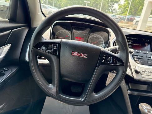 Used 2017 GMC Terrain SLE FWD image 14