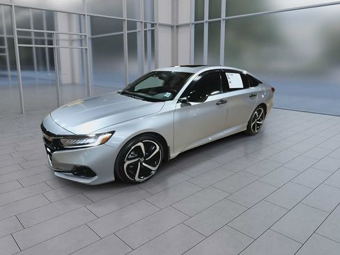 Used 2022 Honda Accord Sport image 4