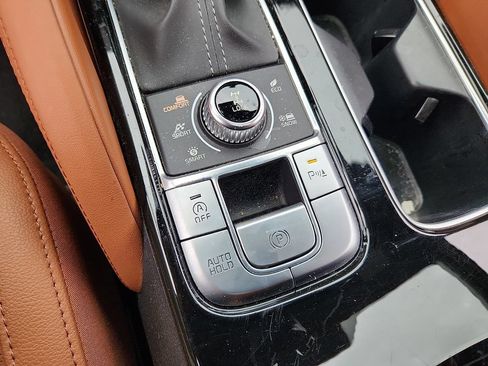 Used 2025 Kia Telluride AWD image 24