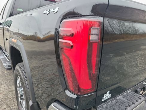 New 2026 GMC Sierra 2500 SLT AWD/4WD image 15