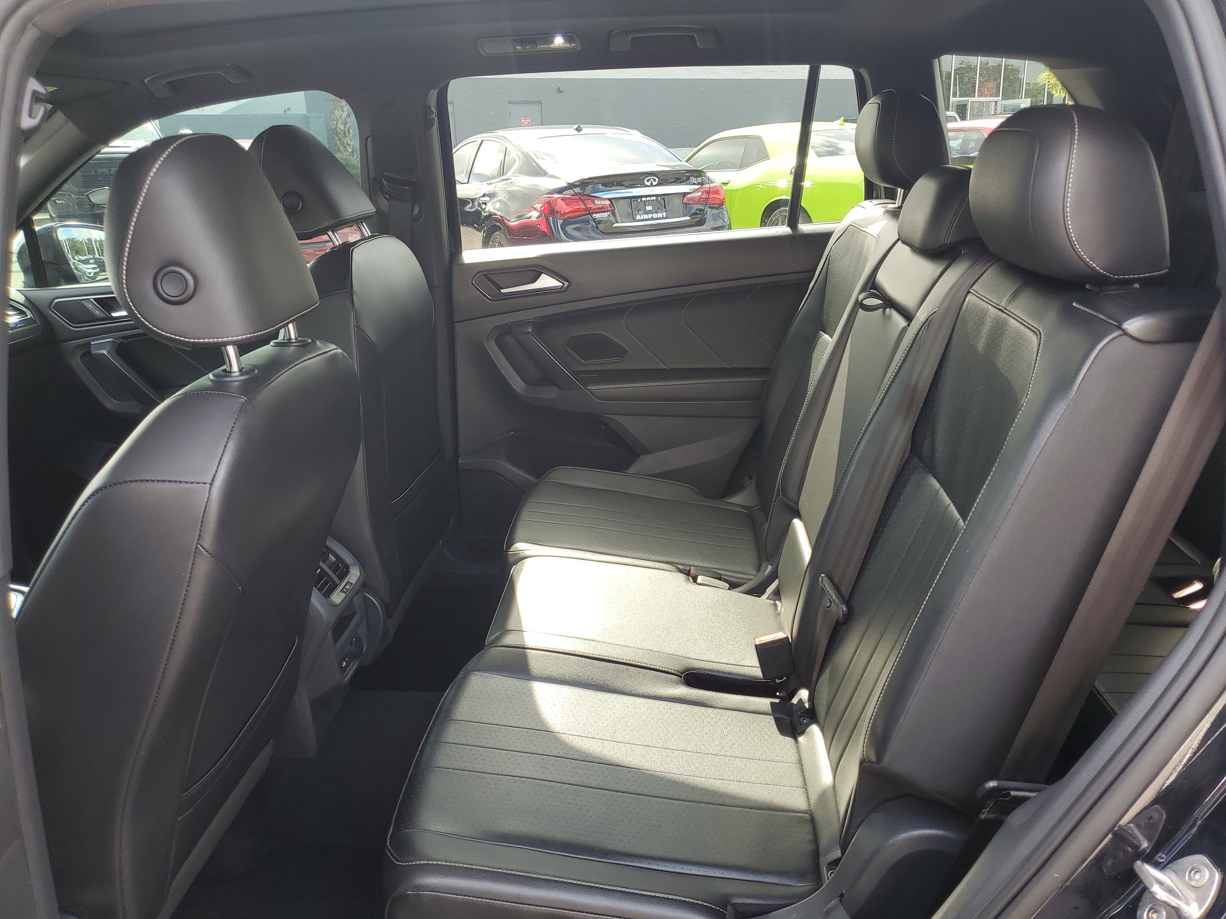 Used 2022 Volkswagen Tiguan SE R-Line FWD image 9