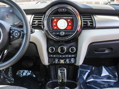 Used 2021 MINI Cooper SE w/ 6.5" Touchscreen Package image 12