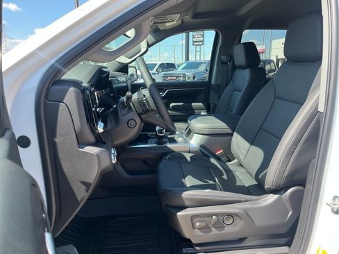 New 2026 GMC Sierra 1500 SLT image 10