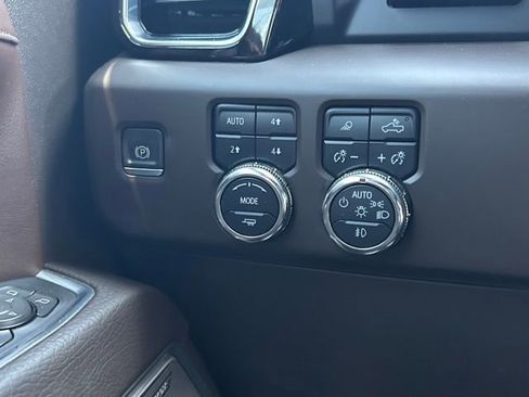 Used 2023 GMC Sierra 1500 Denali w/ Technology Package AWD/4WD image 20