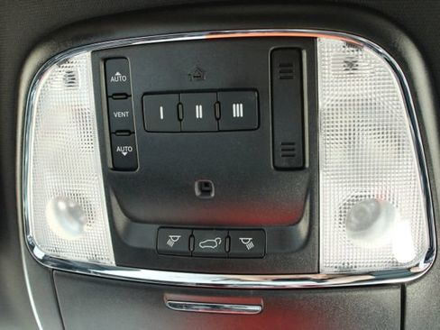 Used 2020 Jeep Grand Cherokee Limited AWD/4WD image 24