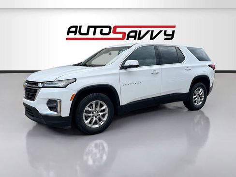 Used 2023 Chevrolet Traverse LS w/ Safety Package FWD image 3