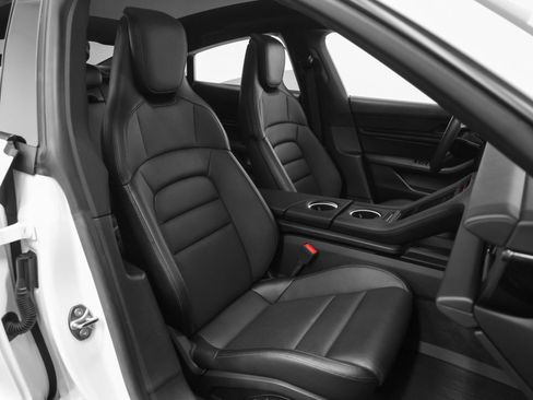 Certified 2022 Porsche Taycan image 22