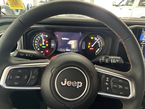 Used 2024 Jeep Wrangler High Altitude AWD/4WD image 69