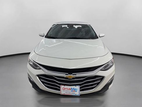 Used 2024 Chevrolet Malibu LT FWD image 2