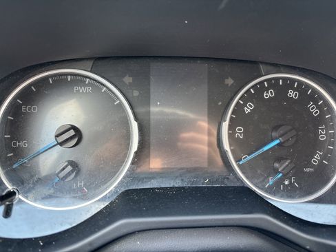 Used 2021 Toyota RAV4 LE AWD/4WD image 29