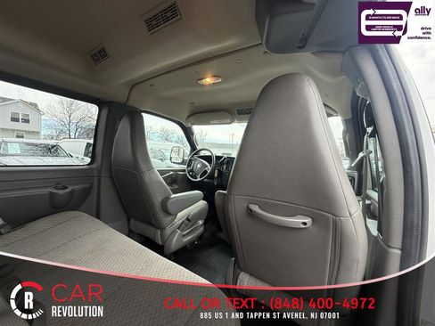 Used 2023 Chevrolet Express 3500 LS image 10