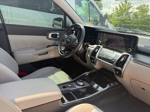 Used 2023 Kia Sorento SX Prestige w/ Panoramic Sunroof Package AWD/4WD image 23