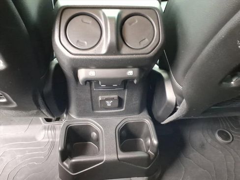 Used 2025 Jeep Gladiator Mojave w/ Convenience Group AWD/4WD image 21