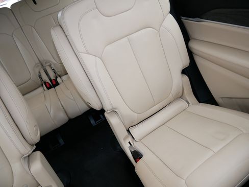 Used 2022 Jeep Grand Cherokee L Limited image 14