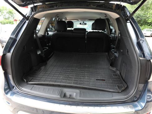 Used 2015 Nissan Pathfinder SL w/ SL Tech Package AWD/4WD image 13
