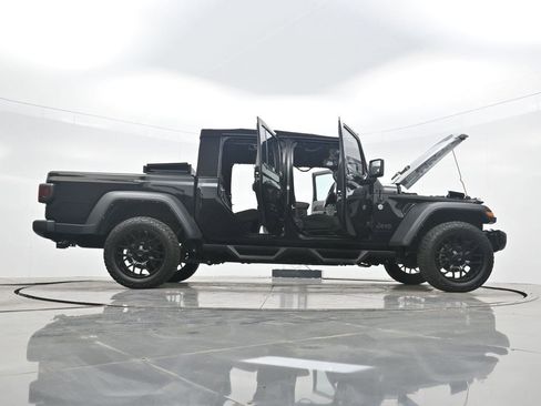 Used 2023 Jeep Gladiator Sport image 36
