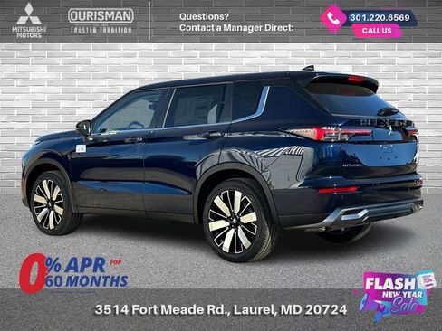 New 2025 Mitsubishi Outlander SE image 3