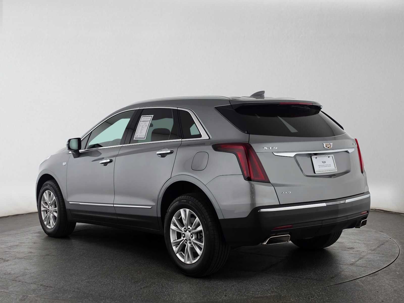 Used 2026 Cadillac XT5 Luxury w/ LPO, Floor Liner Package AWD/4WD image 5