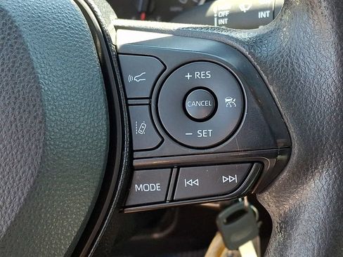 Certified 2021 Toyota RAV4 LE AWD/4WD image 25