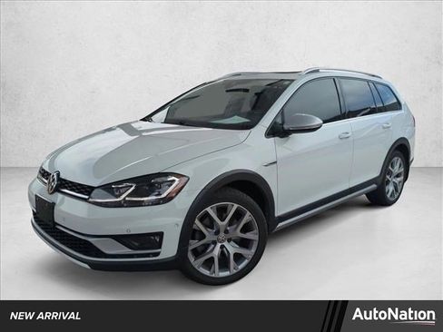 Used 2018 Volkswagen Golf Alltrack SEL image 1