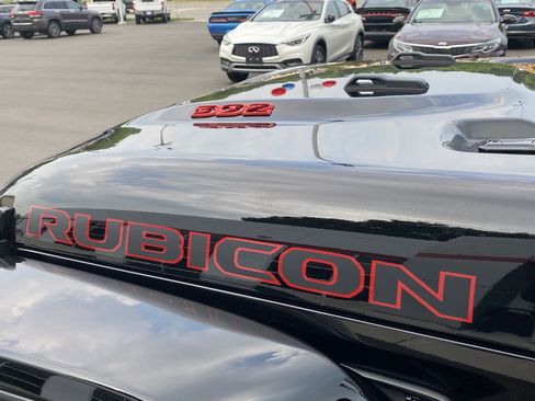 Used 2022 Jeep Wrangler Unlimited Rubicon w/ Xtreme Recon 35" Tire Package image 8