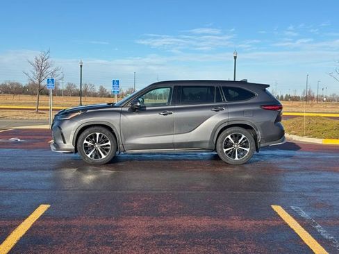 Used 2022 Toyota Highlander XSE image 28