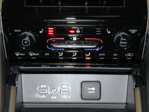 New 2025 Jeep Grand Cherokee Altitude image 19